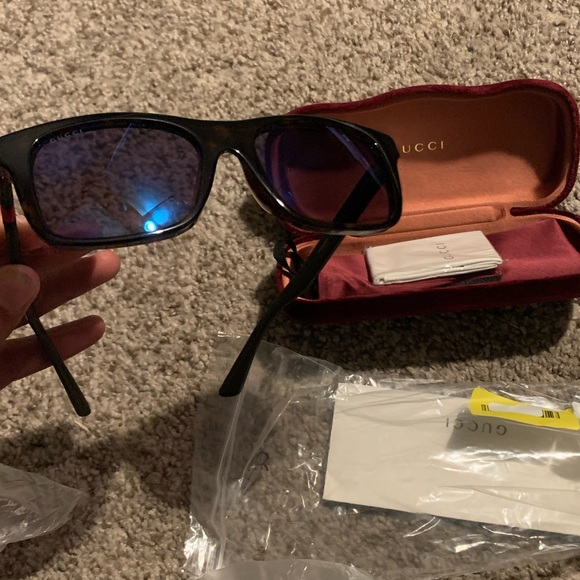GUCCI 54MM sunglasses 🕶 - Picture 5 of 6